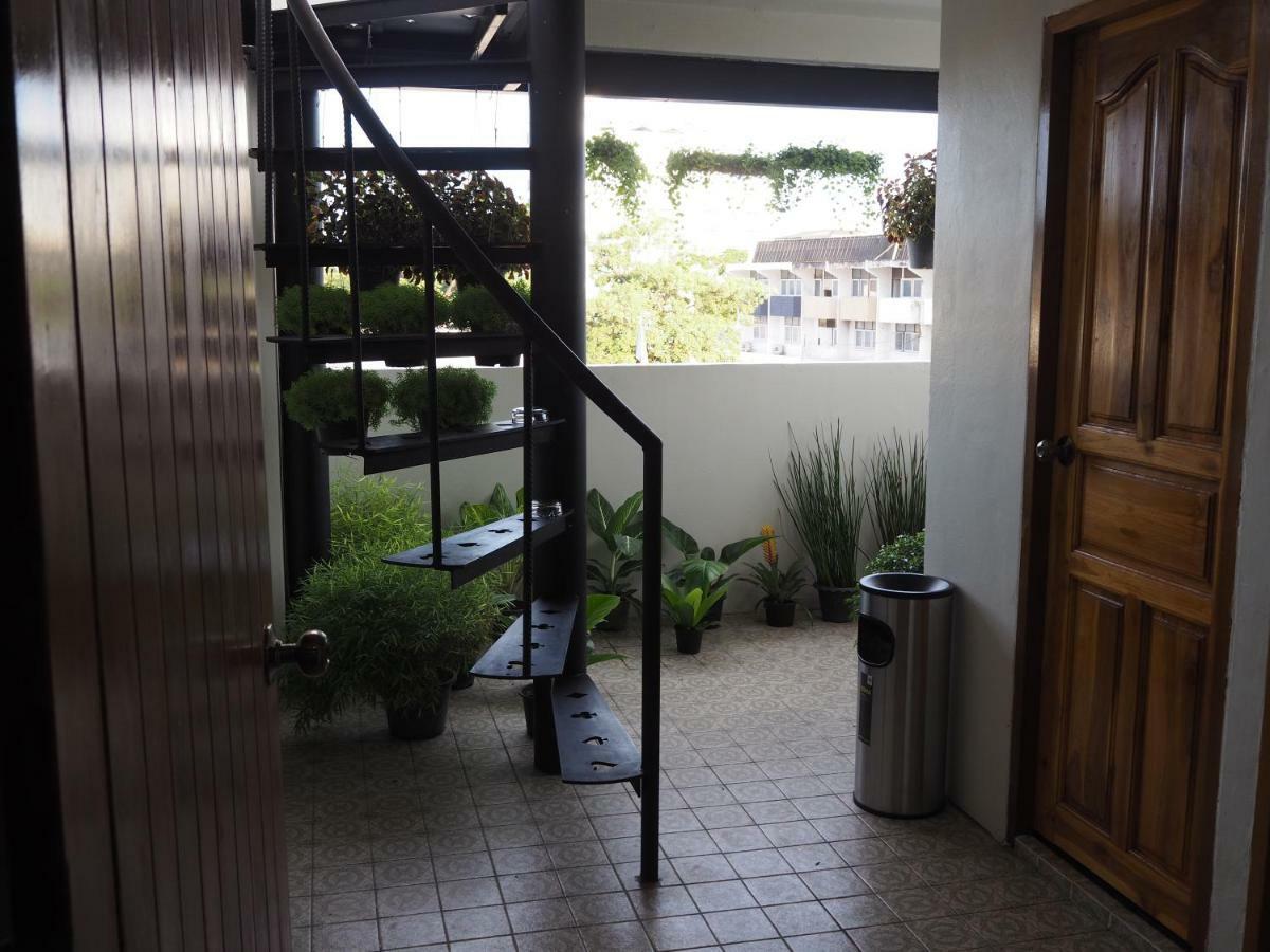 Boonnark Bed Night Bazaar No Car Parking Apartment Chiang Mai Ngoại thất bức ảnh